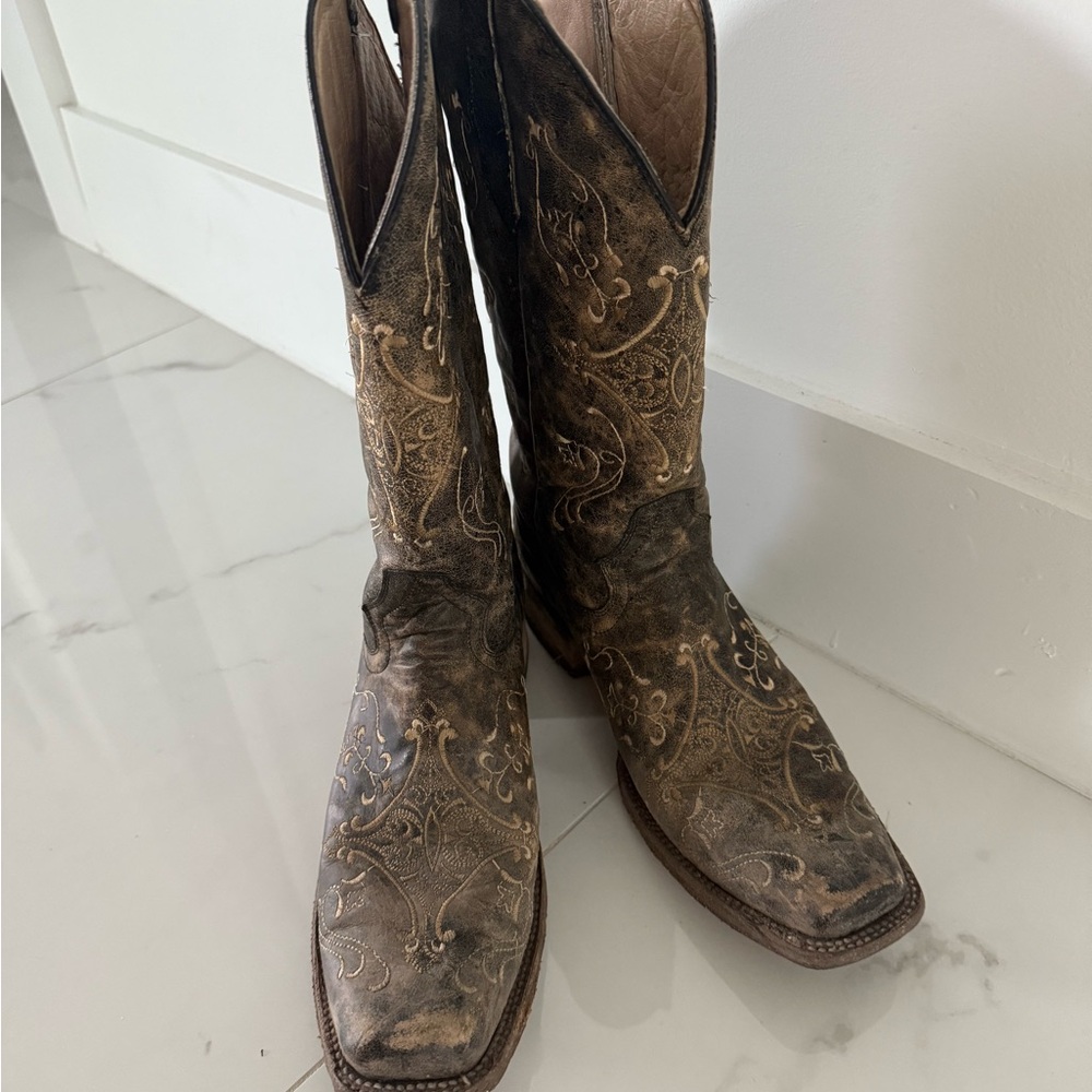 Western Cowboy Boots - Picture 2 of 6